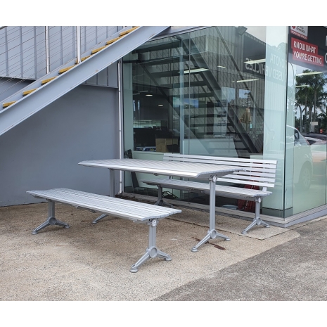 London Setting with Benches – Anodised Aluminium
